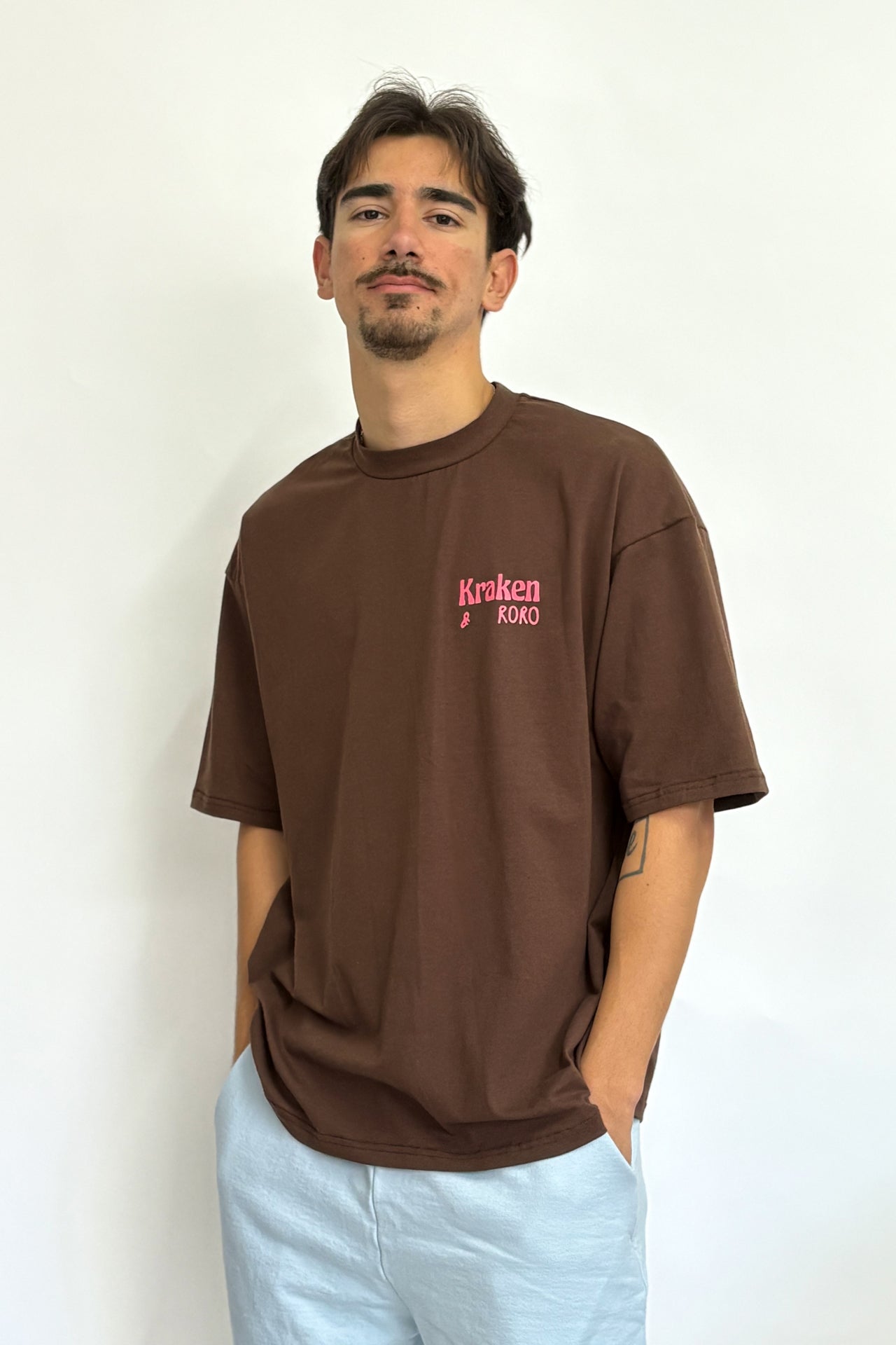 Remera chocolate Rueda de la fortuna x RoRo