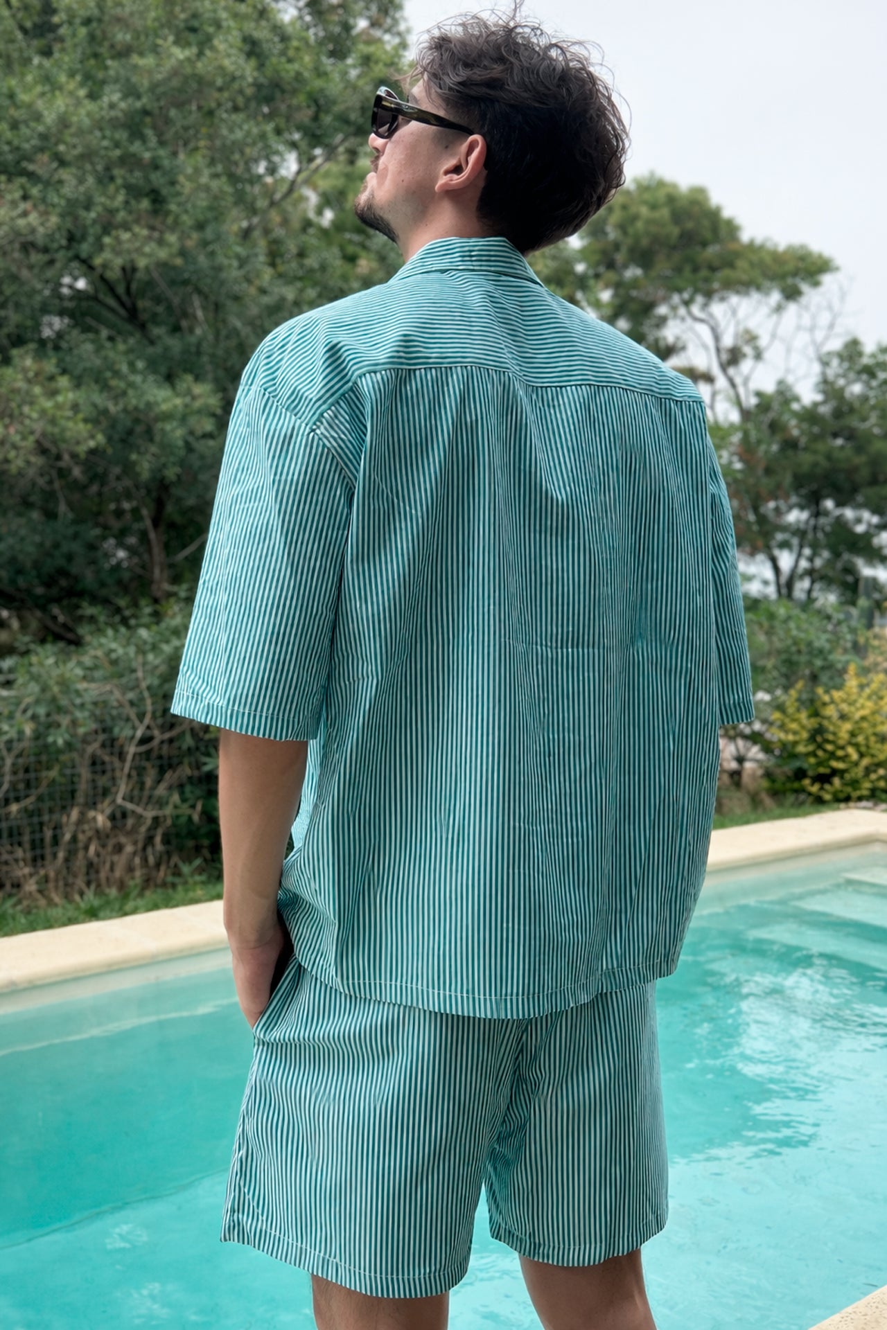 Camisa manga corta a rayas verde unisex