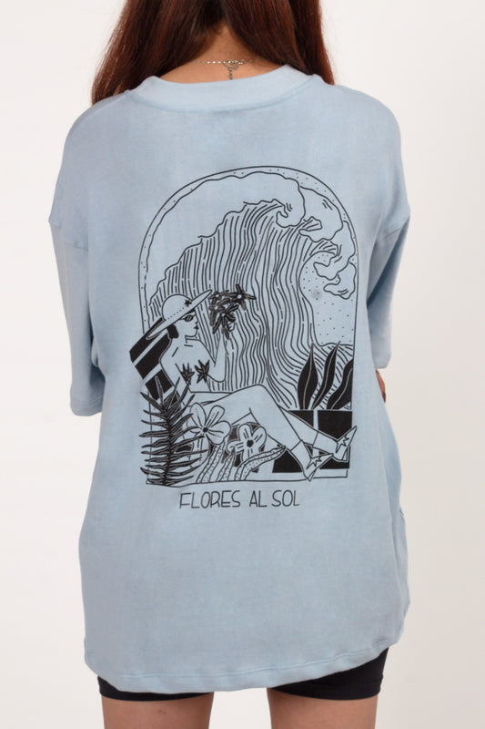 Remera Flores al Sol celeste