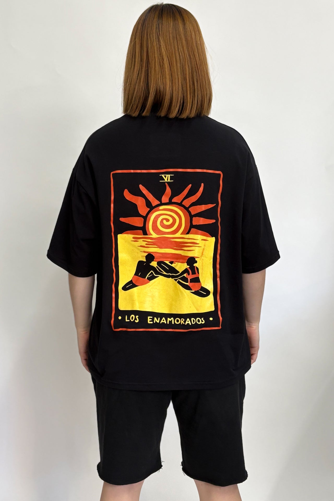 Remera negra Los Enamorados x RoRo